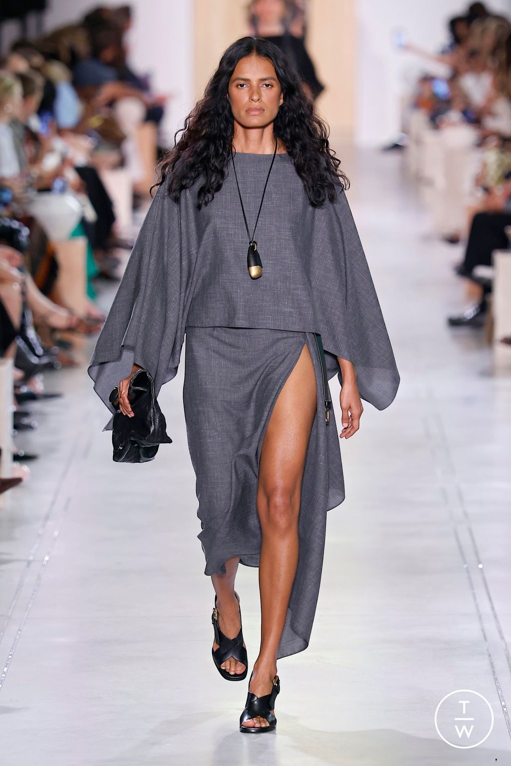 Fashion Week New York Spring/Summer 2026 look 34 from the Michael Kors Collection collection 女装