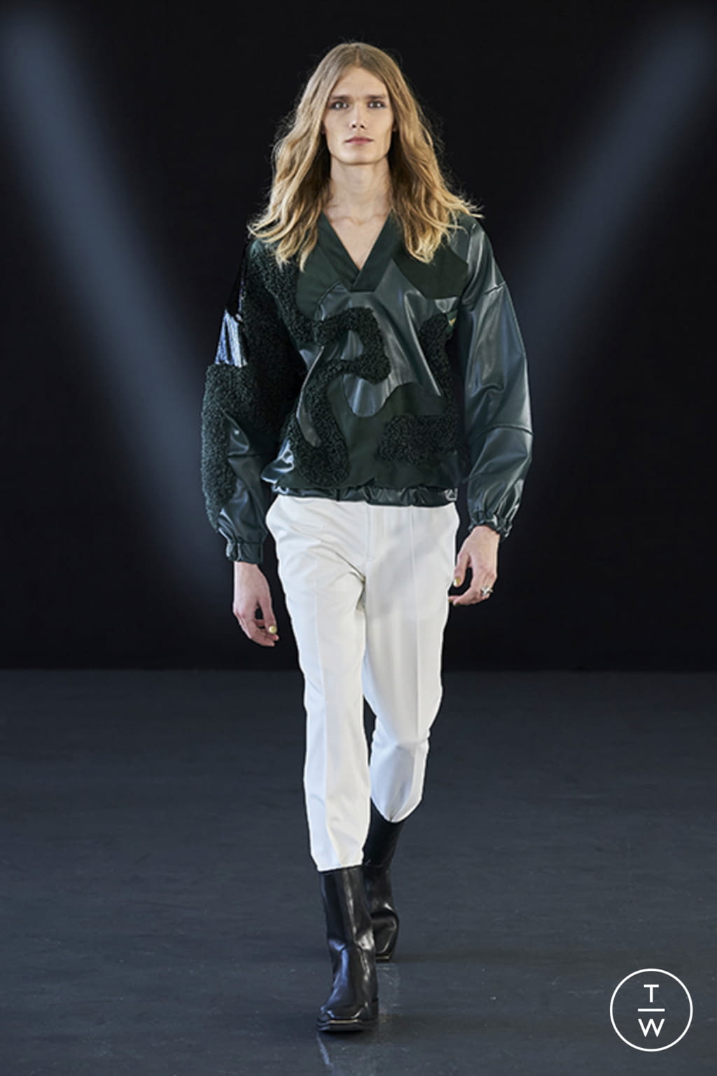 Fashion Week Milan Fall/Winter 2021 look 23 de la collection Miguel Vieira menswear