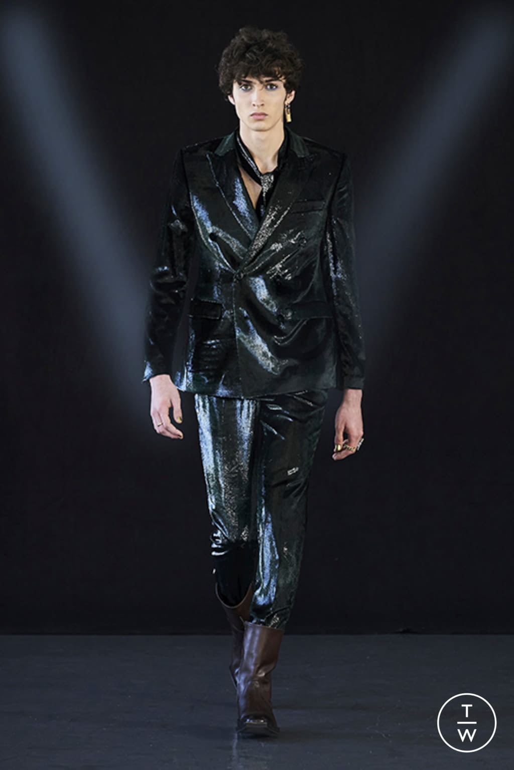 Fashion Week Milan Fall/Winter 2021 look 30 de la collection Miguel Vieira menswear