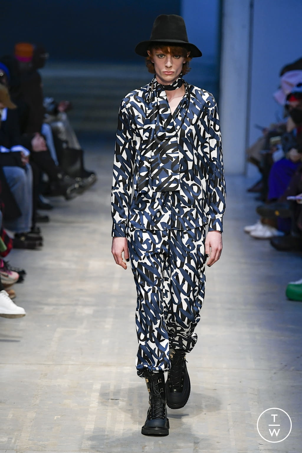 Fashion Week Milan Fall/Winter 2022 look 6 de la collection Miguel Vieira menswear