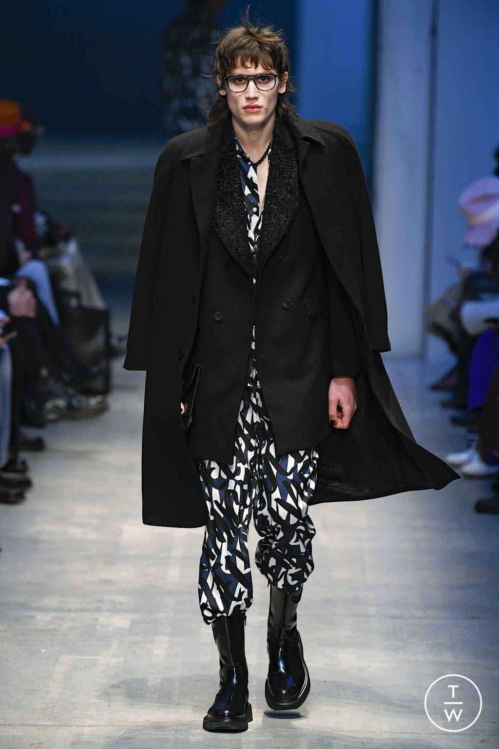 Fashion Week Milan Fall/Winter 2022 look 8 de la collection Miguel Vieira menswear