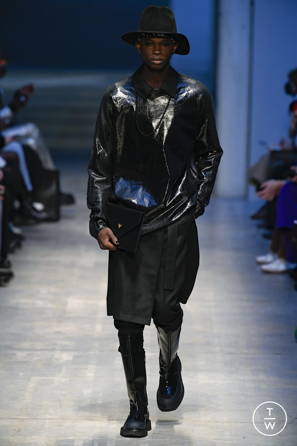 Fashion Week Milan Fall/Winter 2022 look 13 from the Miguel Vieira collection 男装