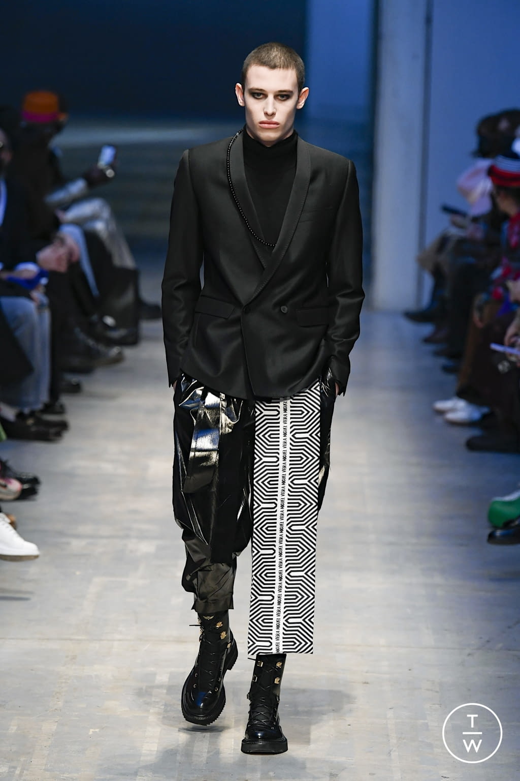 Fashion Week Milan Fall/Winter 2022 look 16 from the Miguel Vieira collection menswear