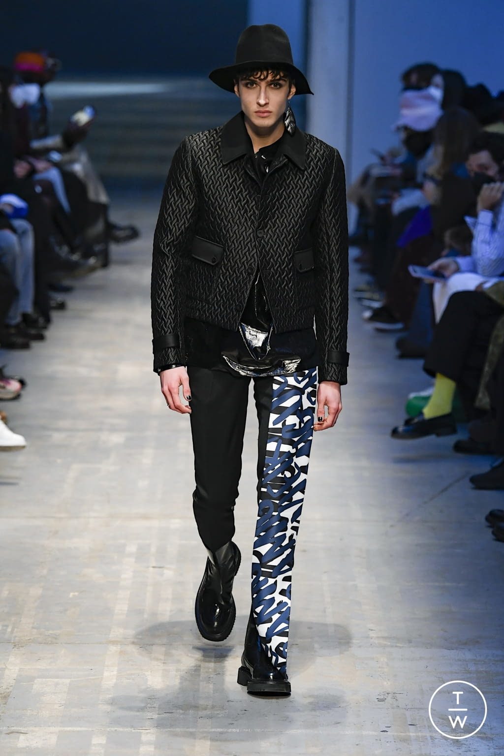 Fashion Week Milan Fall/Winter 2022 look 25 de la collection Miguel Vieira menswear