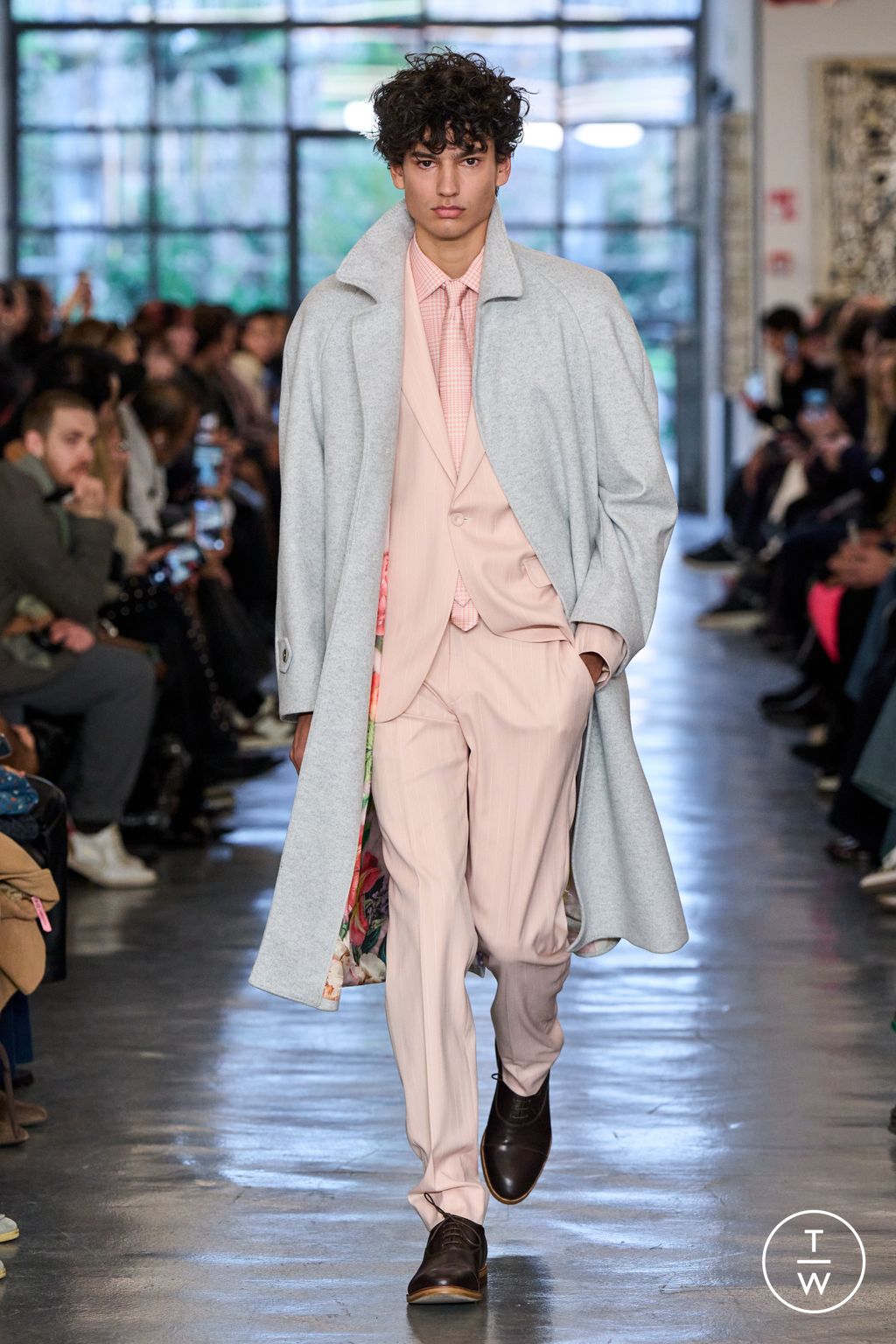 Fashion Week Milan Fall/Winter 2026 look 14 de la collection Miguel Vieira menswear