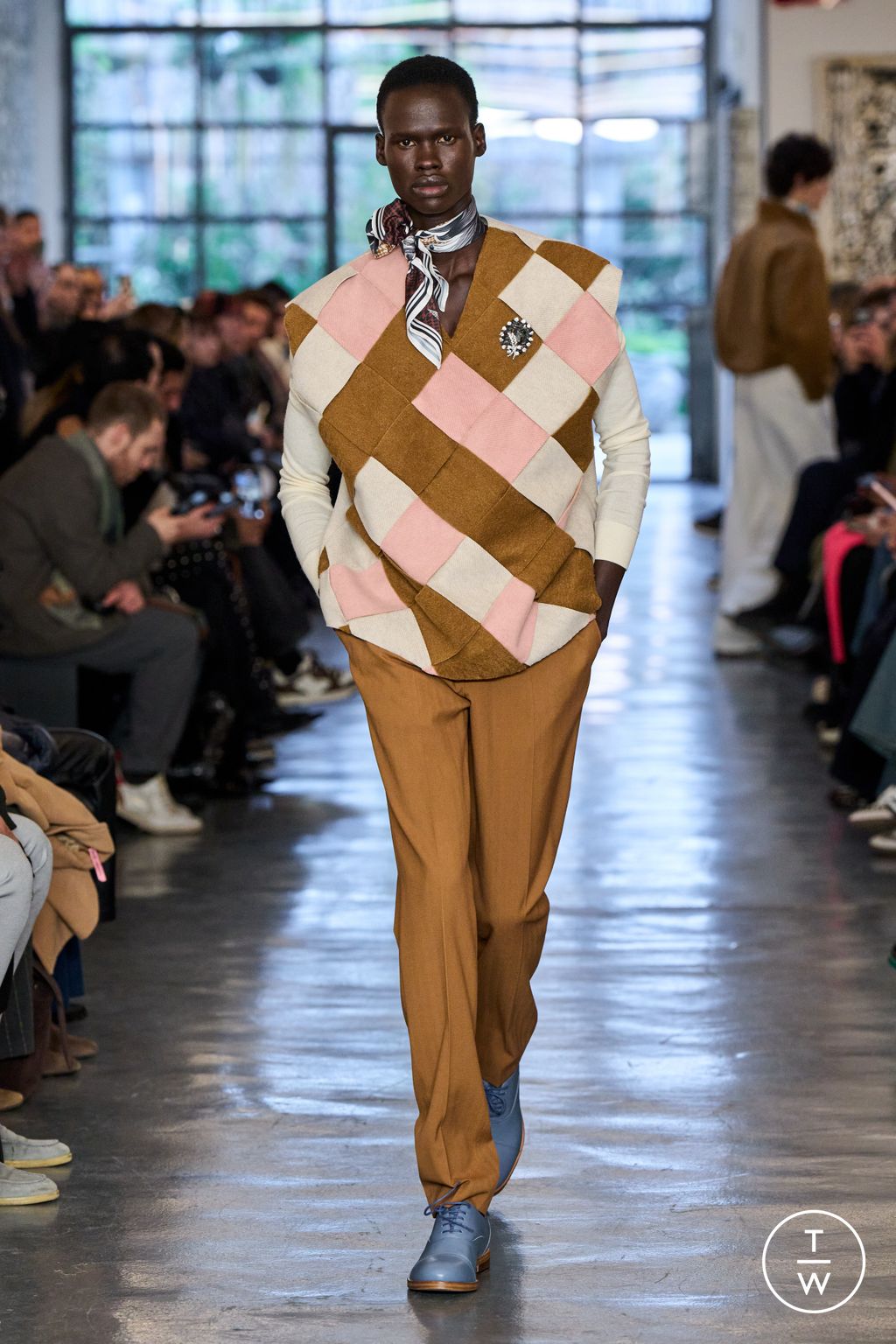 Fashion Week Milan Fall/Winter 2026 look 17 from the Miguel Vieira collection menswear