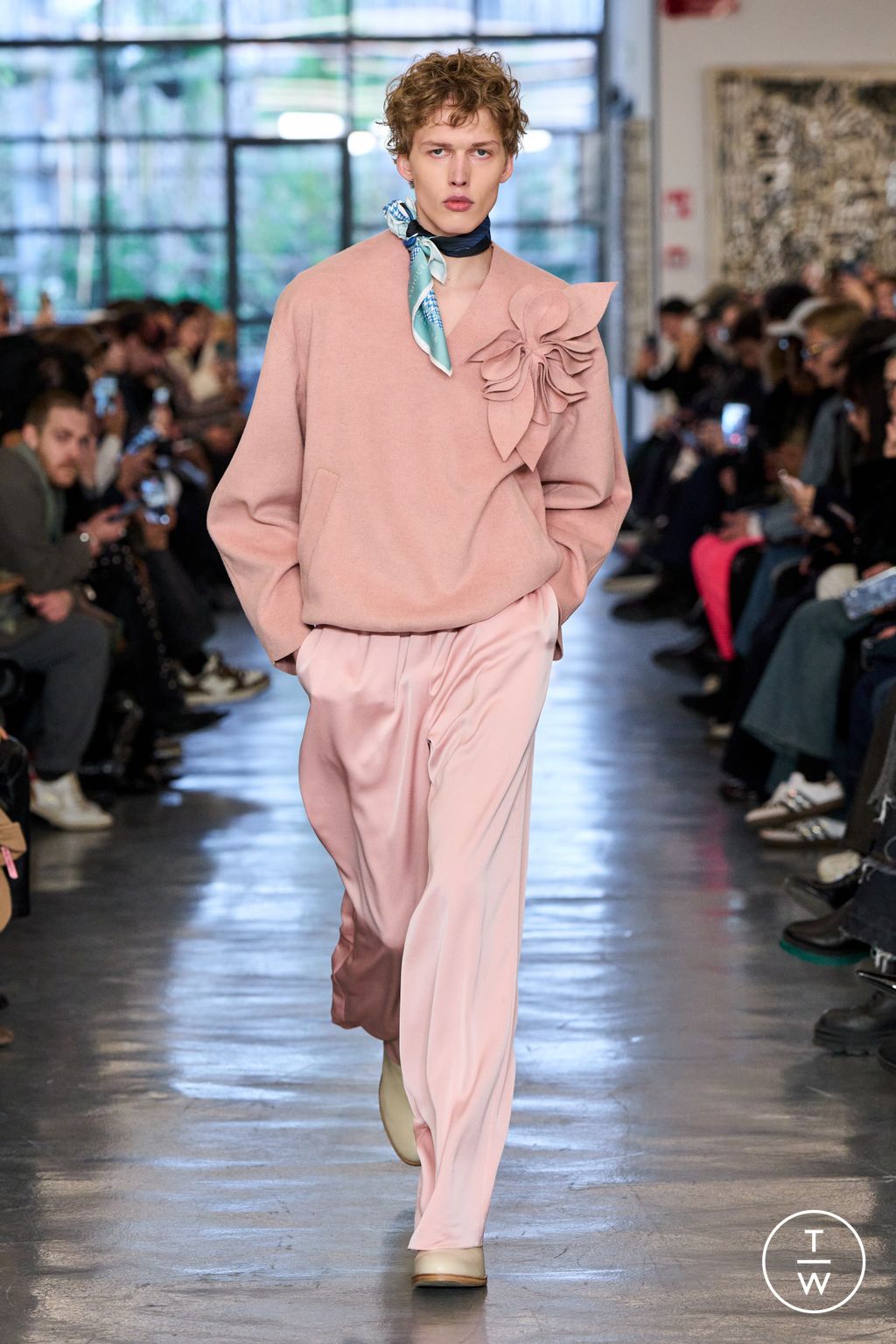 Fashion Week Milan Fall/Winter 2026 look 19 from the Miguel Vieira collection 男装