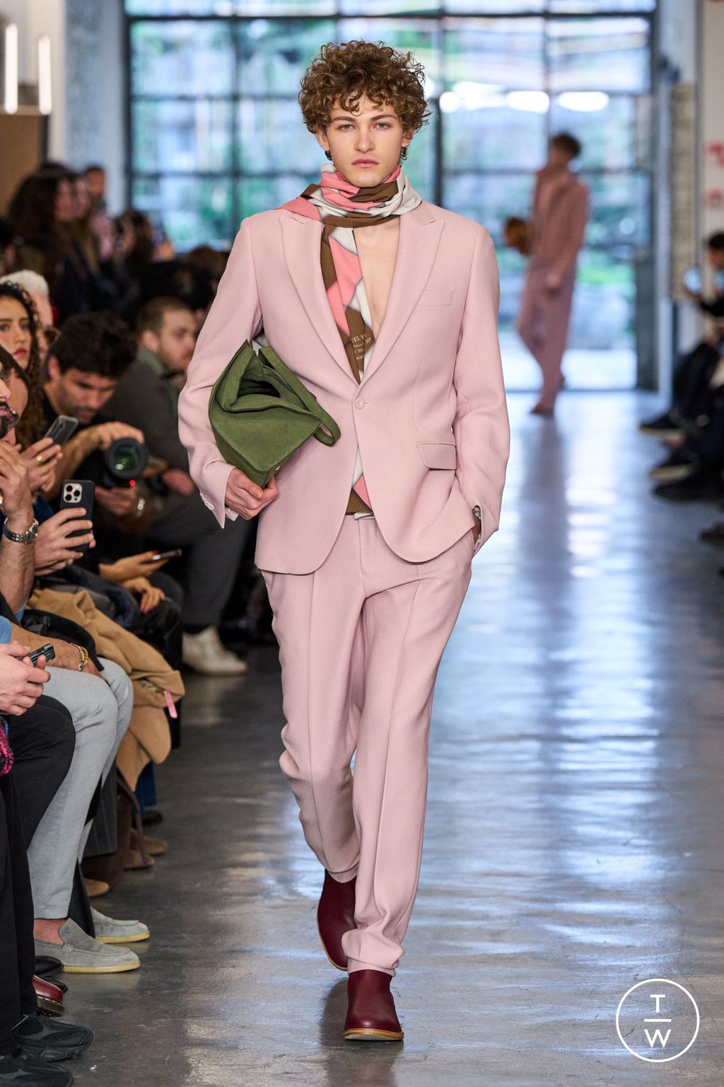Fashion Week Milan Fall/Winter 2026 look 20 from the Miguel Vieira collection 男装