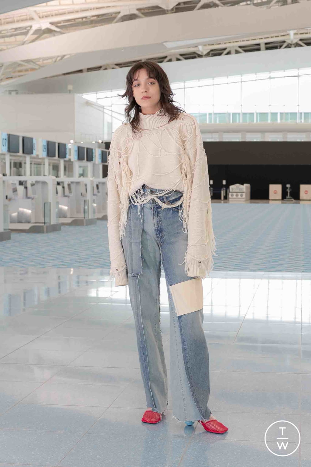 Fashion Week Paris Spring/Summer 2022 look 27 from the Maison Mihara Yasuhiro collection menswear