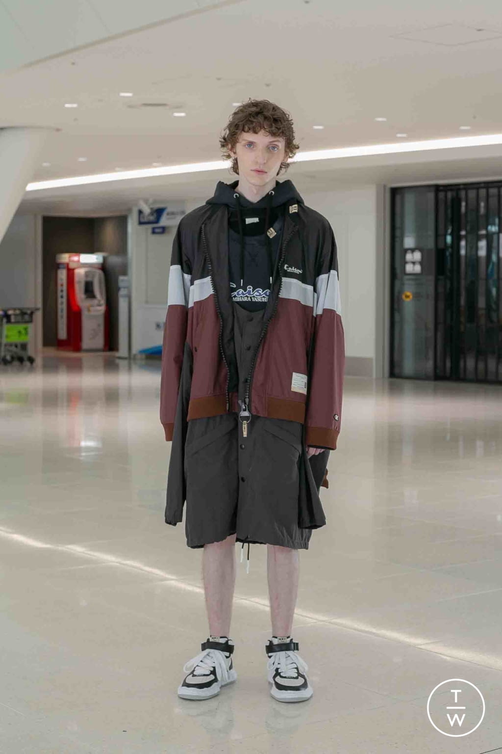 Fashion Week Paris Spring/Summer 2022 look 47 from the Maison Mihara Yasuhiro collection 男装