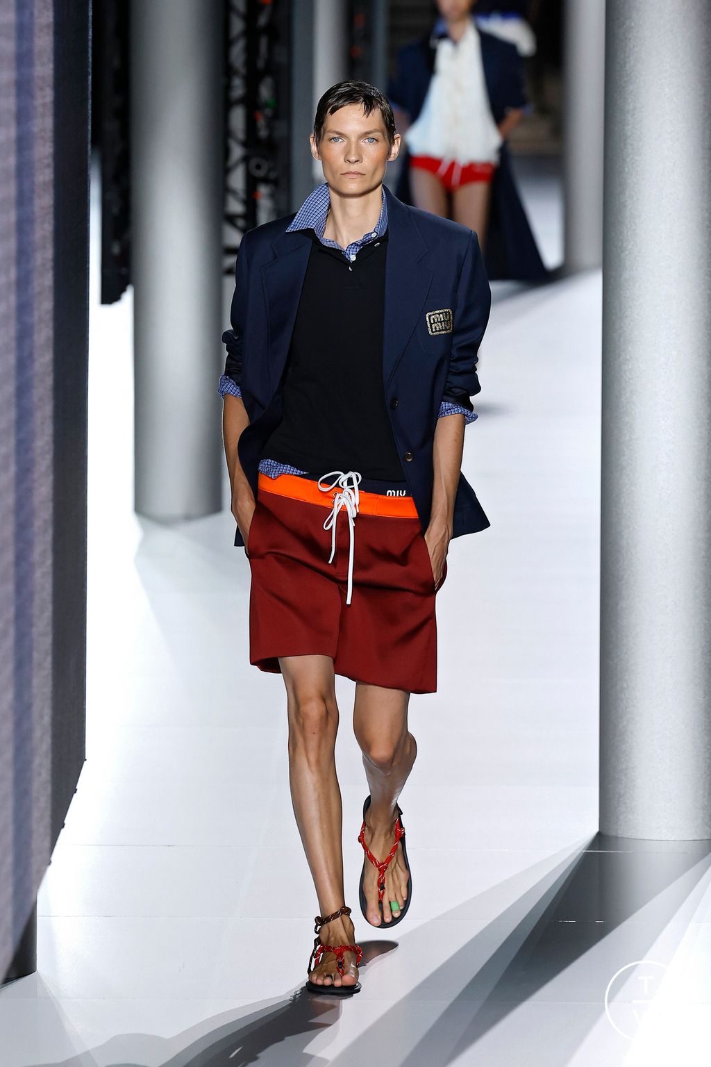 Fashion Week Paris Spring/Summer 2024 look 2 from the Miu Miu collection 女装