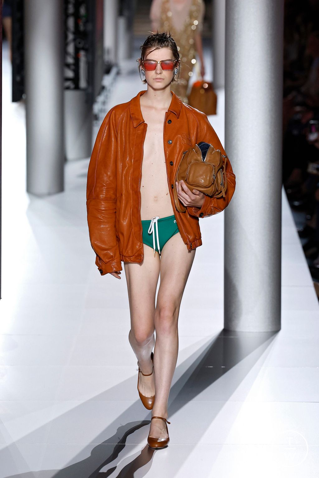 Fashion Week Paris Spring/Summer 2024 look 12 from the Miu Miu collection 女装