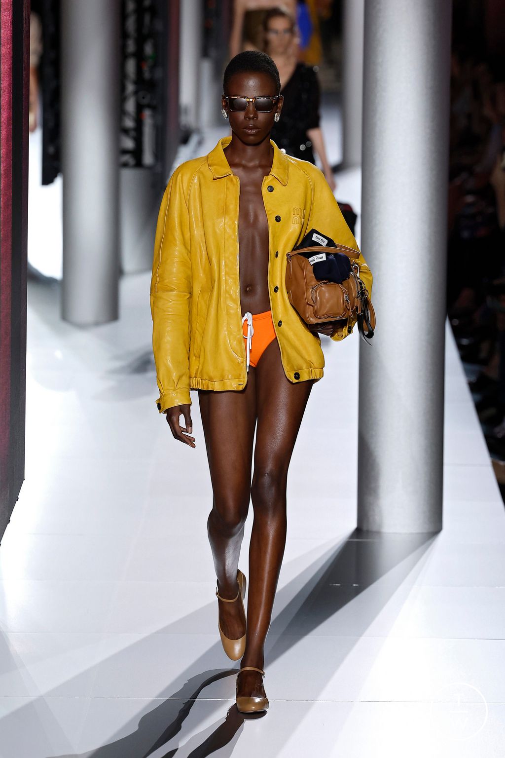 Fashion Week Paris Spring/Summer 2024 look 15 from the Miu Miu collection 女装