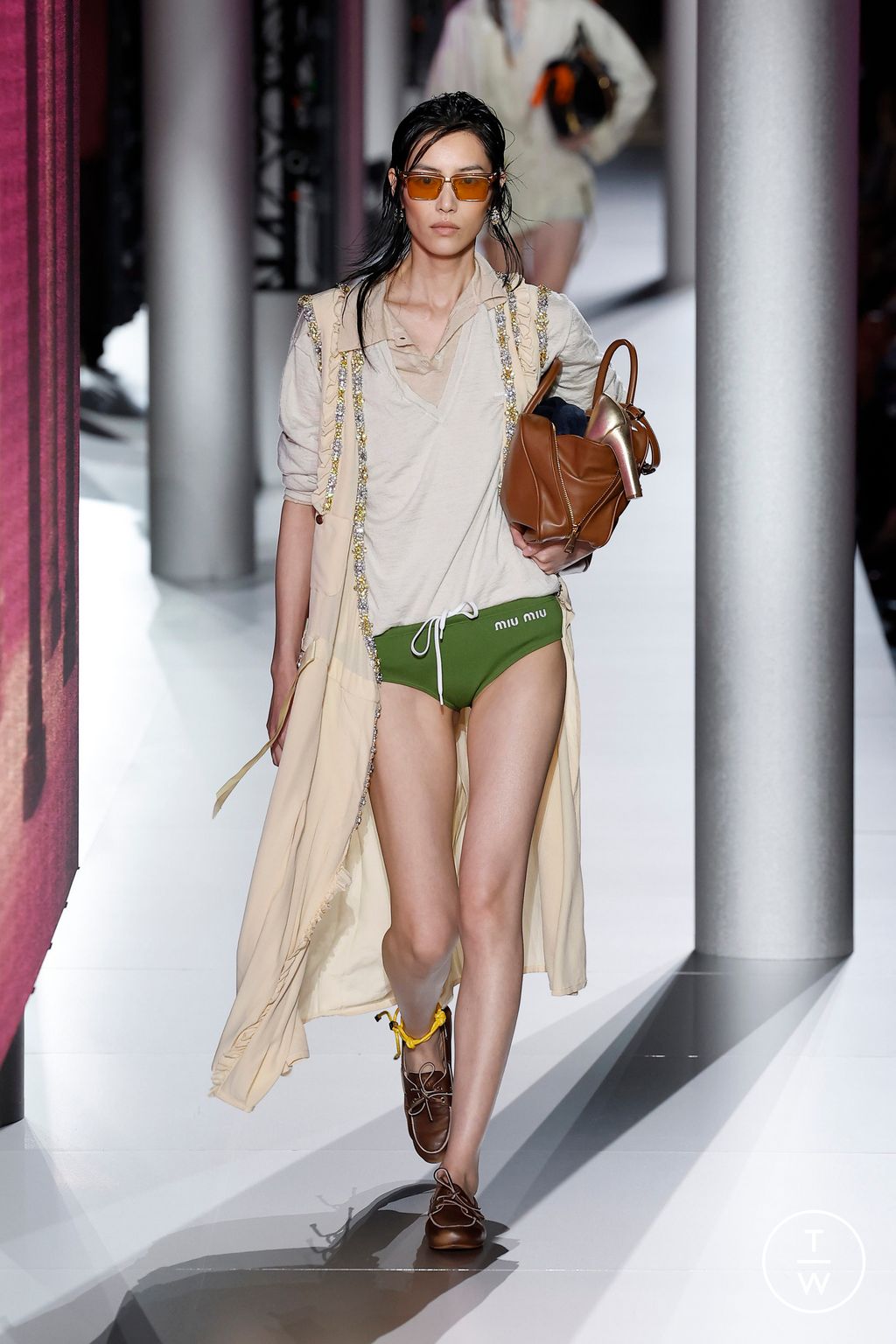 Fashion Week Paris Spring/Summer 2024 look 31 from the Miu Miu collection 女装