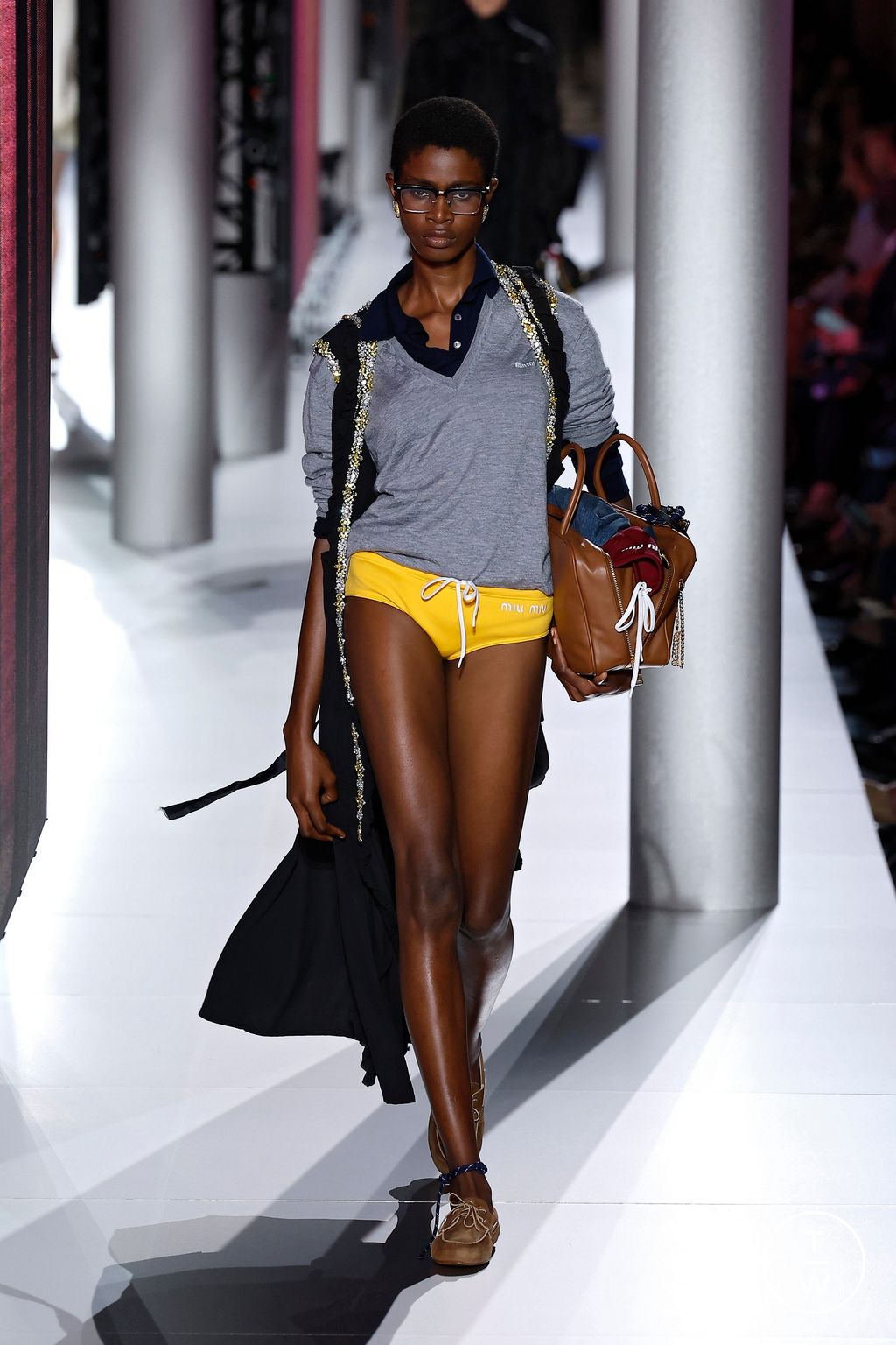 Fashion Week Paris Spring/Summer 2024 look 34 from the Miu Miu collection 女装