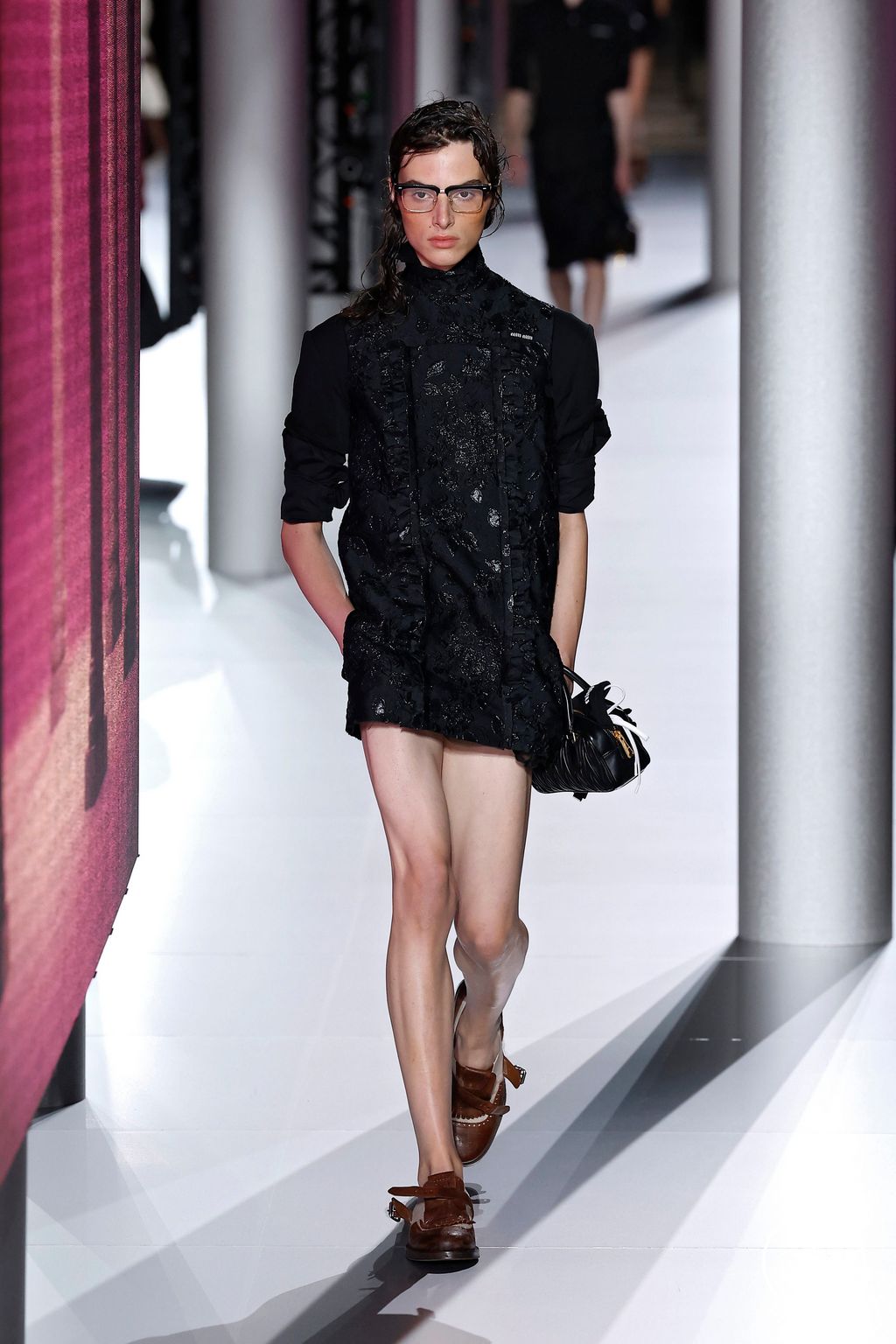 Fashion Week Paris Spring/Summer 2024 look 37 from the Miu Miu collection 女装