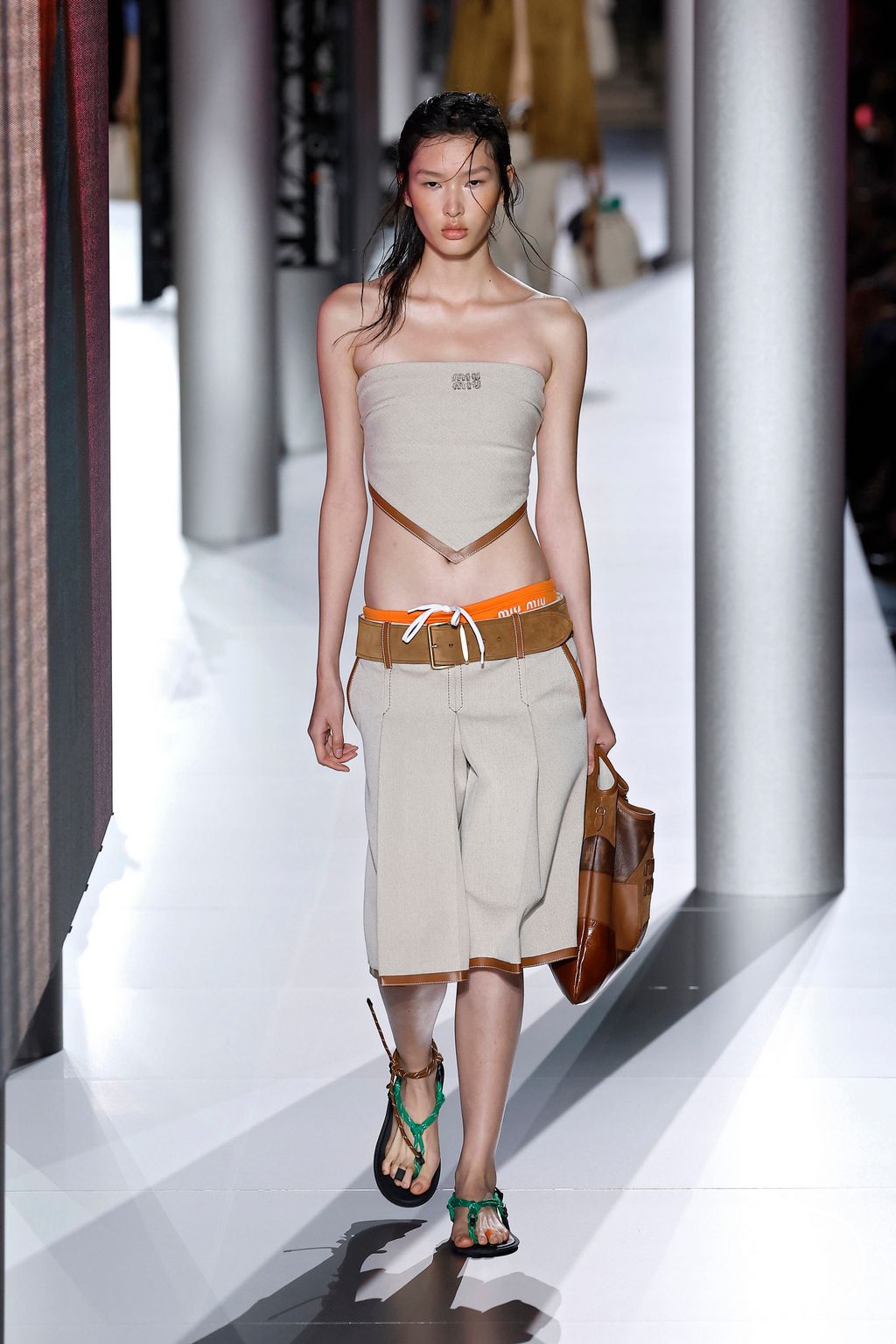 Fashion Week Paris Spring/Summer 2024 look 47 from the Miu Miu collection 女装