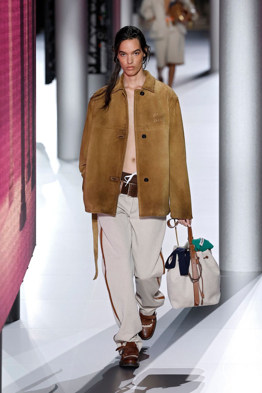 Fashion Week Paris Spring/Summer 2024 look 48 from the Miu Miu collection 女装