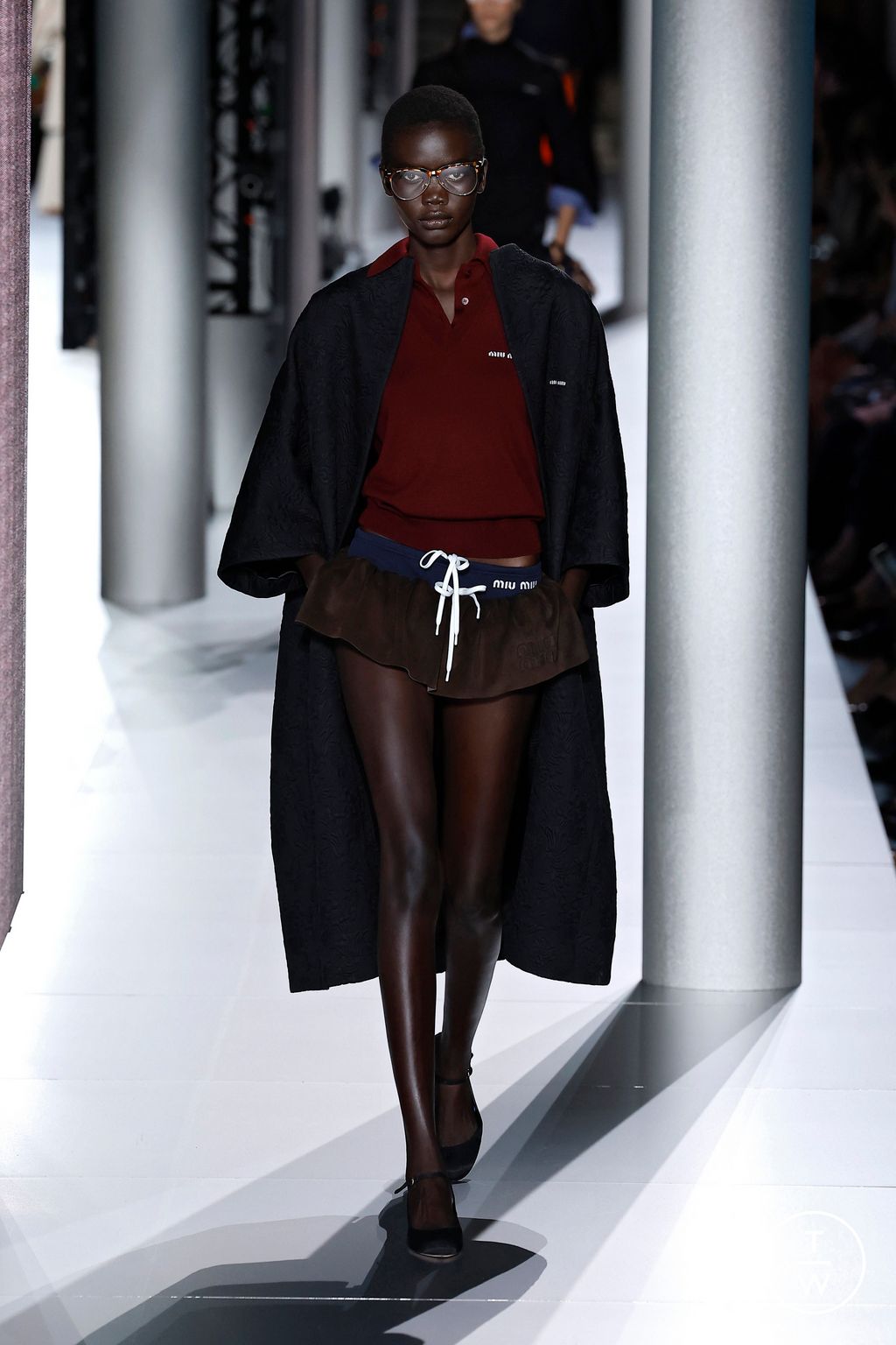 Fashion Week Paris Spring/Summer 2024 look 52 from the Miu Miu collection 女装
