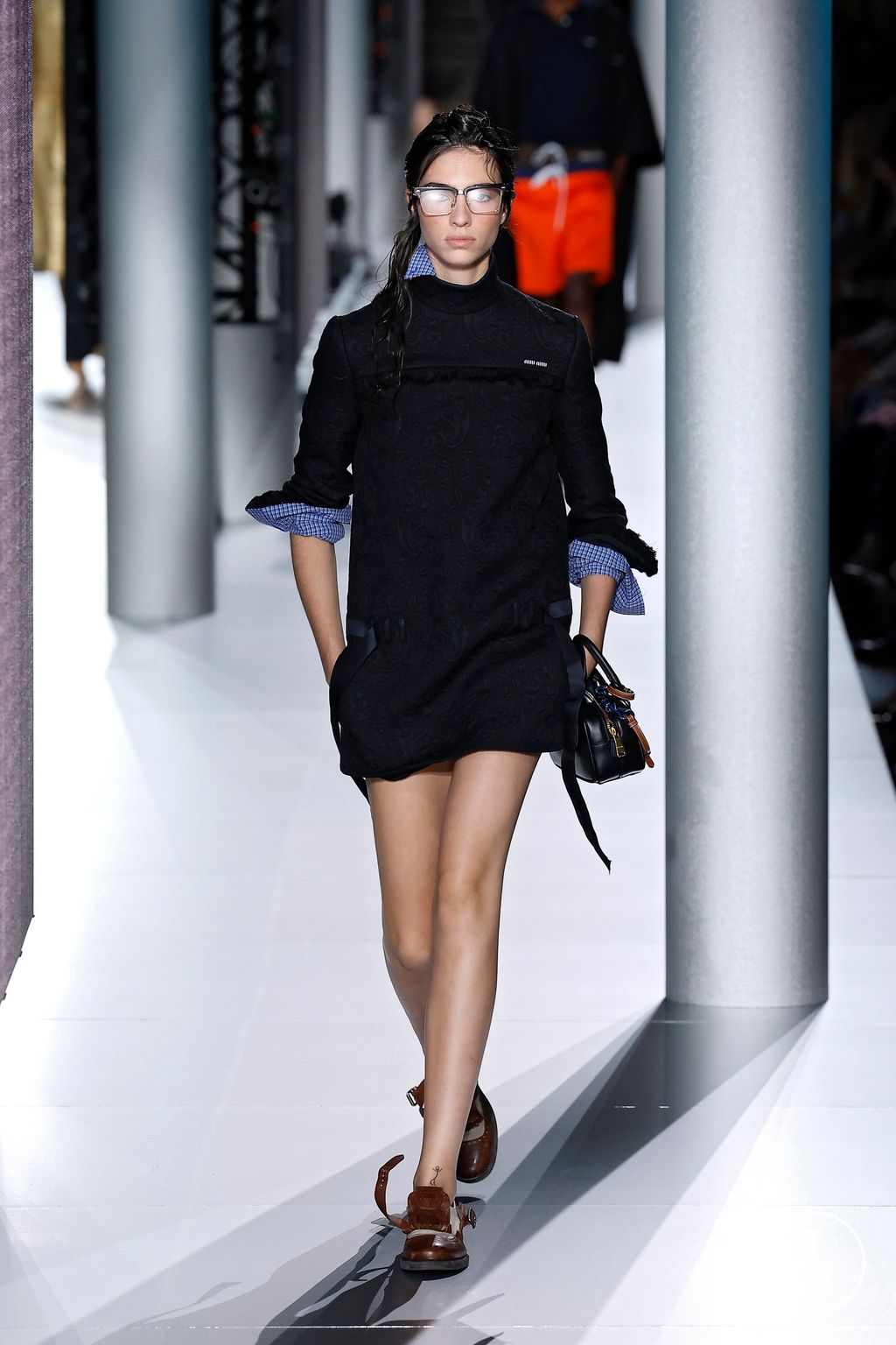 Fashion Week Paris Spring/Summer 2024 look 53 from the Miu Miu collection 女装