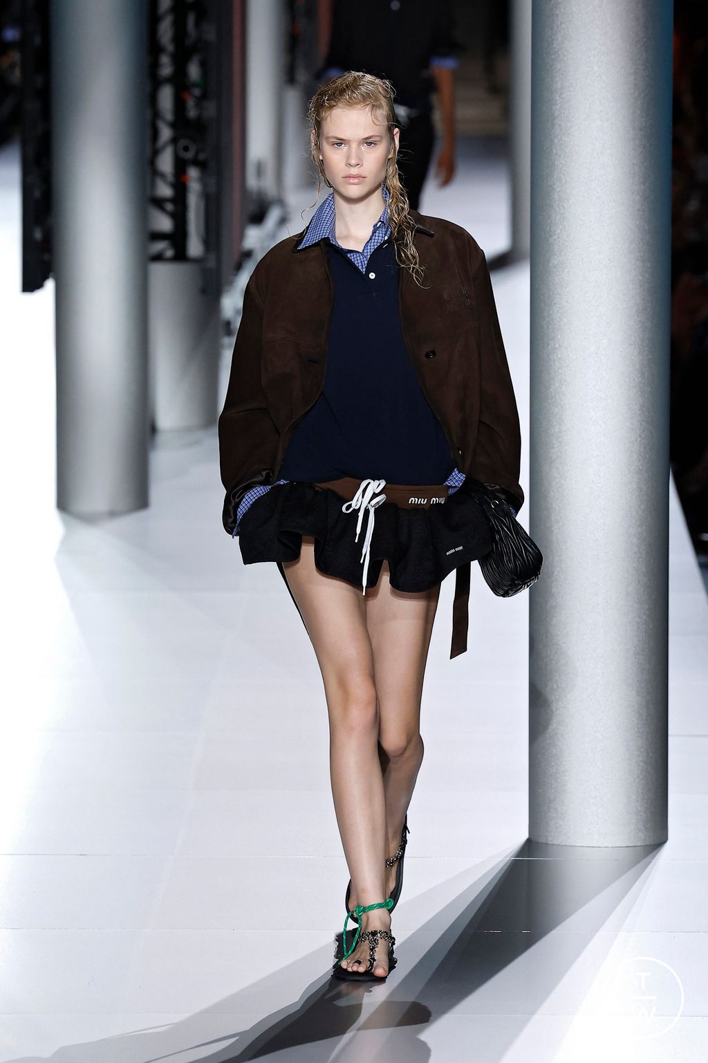 Fashion Week Paris Spring/Summer 2024 look 56 from the Miu Miu collection 女装