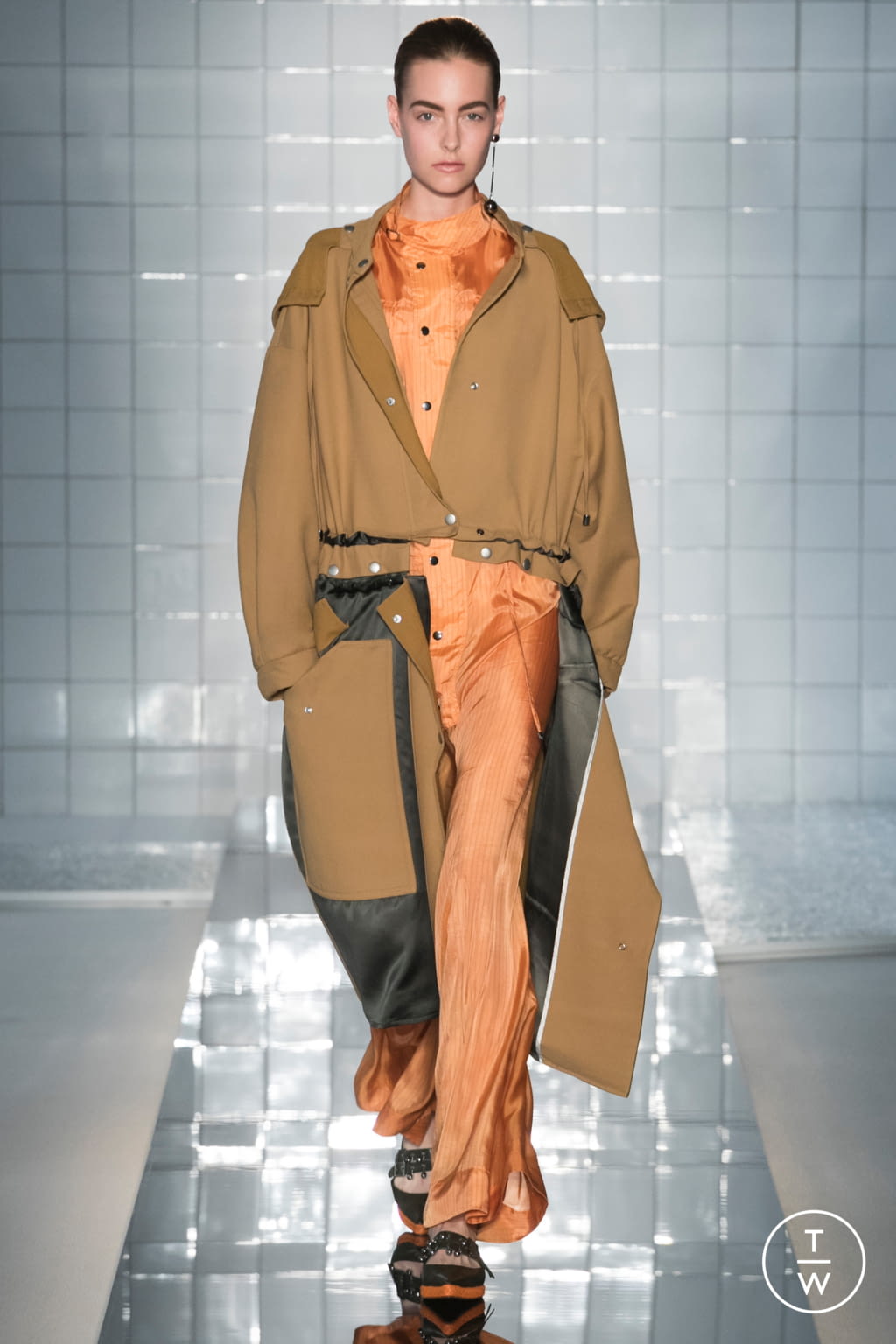 Fashion Week Paris Spring/Summer 2017 look 15 from the Mila Schön collection womenswear