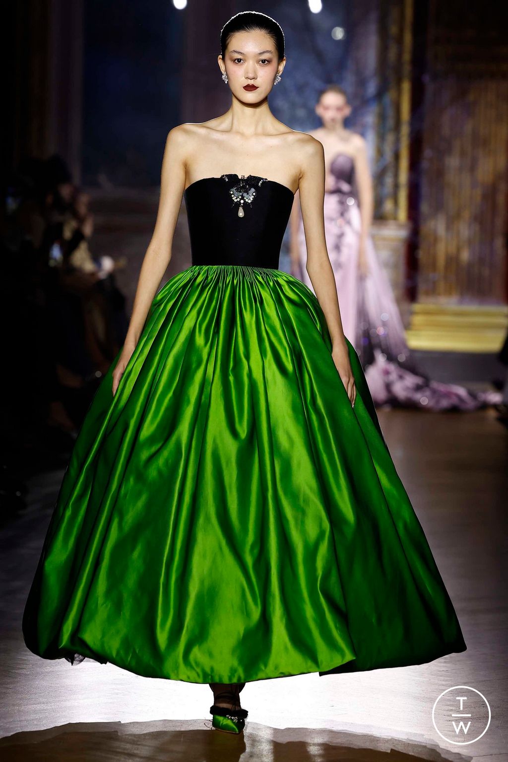 Fashion Week Paris Spring/Summer 2023 look 19 de la collection Miss Sohee couture