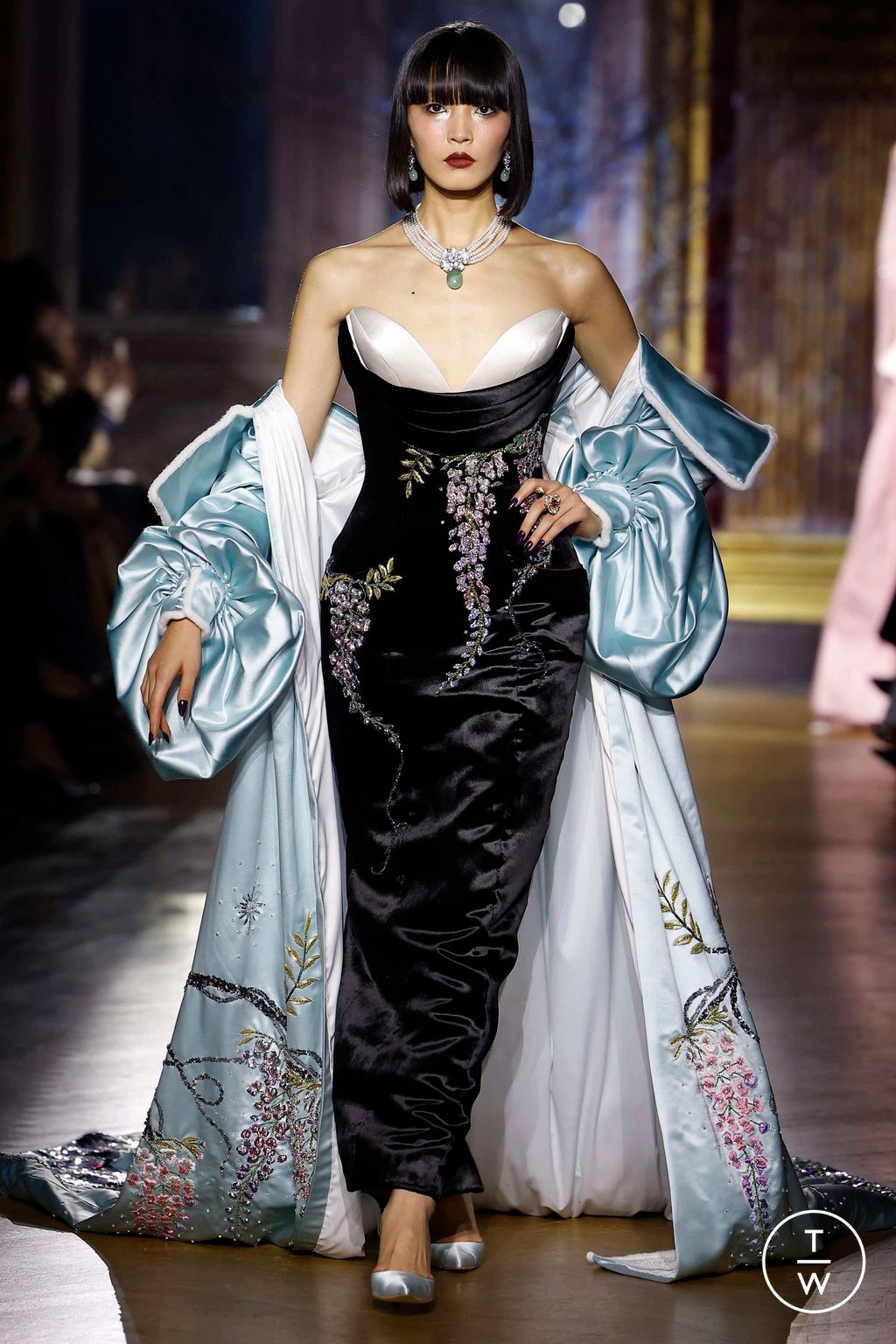 Fashion Week Paris Spring/Summer 2023 look 21 from the Miss Sohee collection couture