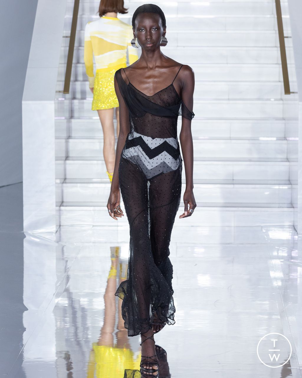 Fashion Week Milan Spring/Summer 2023 look 17 from the Missoni collection womenswear