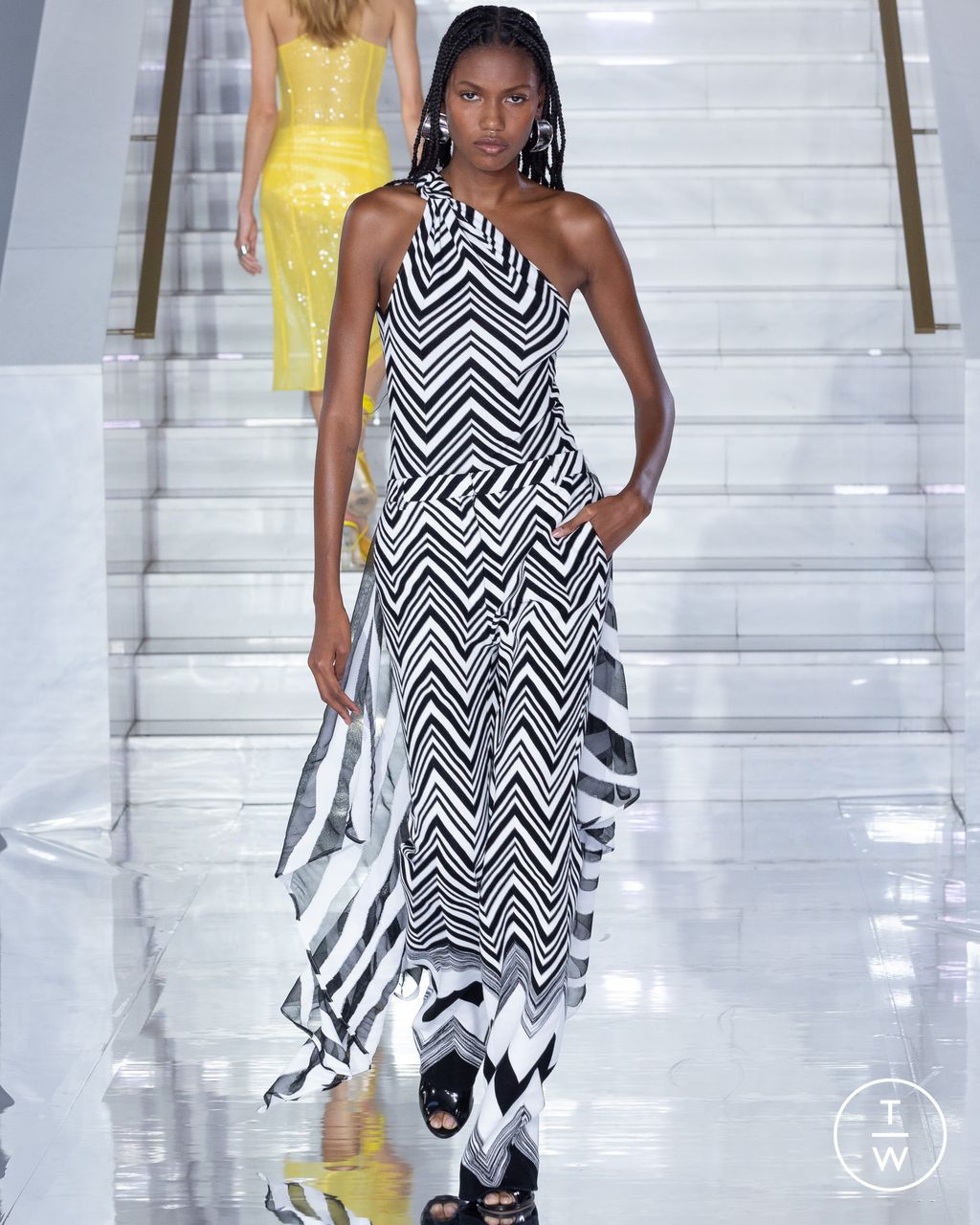 Fashion Week Milan Spring/Summer 2023 look 19 from the Missoni collection womenswear