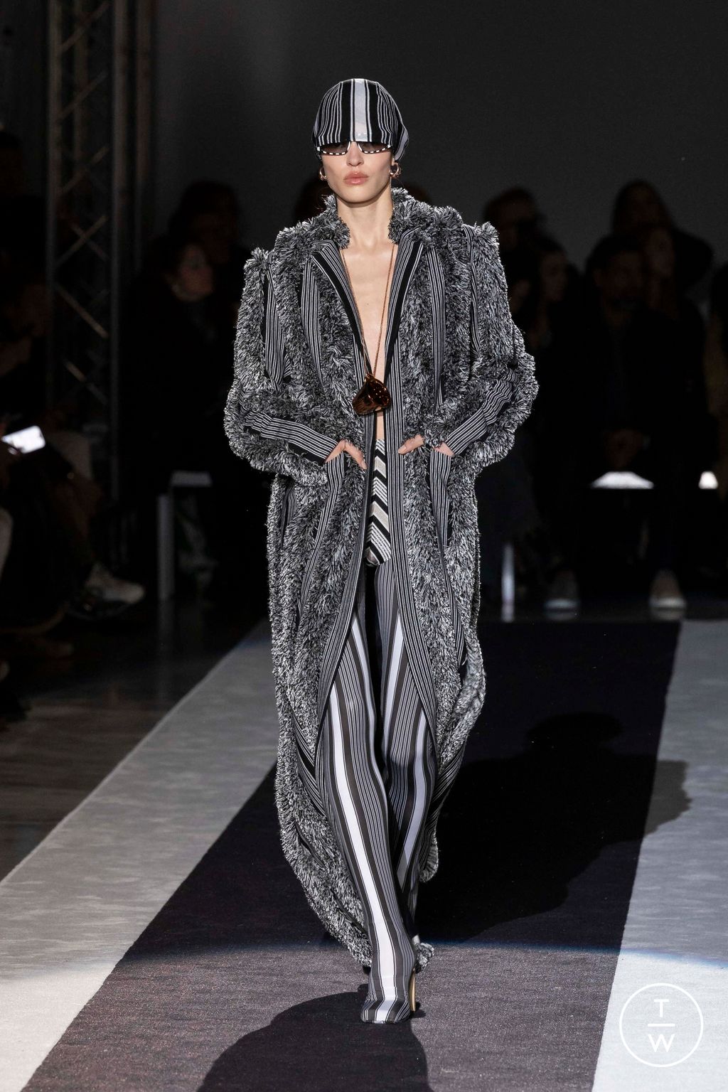 Fashion Week Milan Fall/Winter 2024 look 39 from the Missoni collection 女装