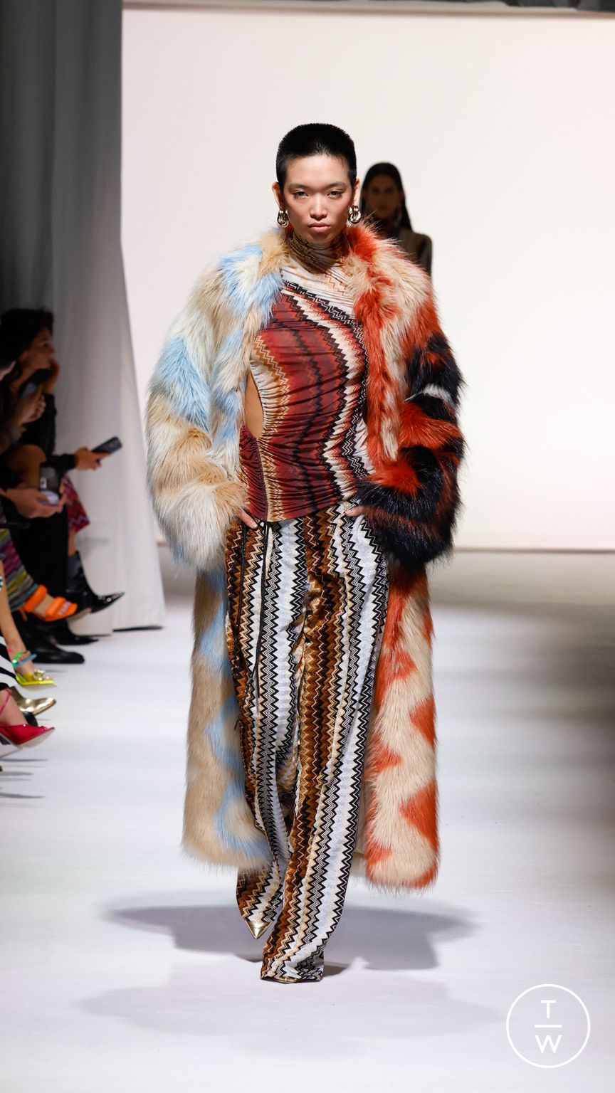Fashion Week Milan Fall/Winter 2023 look 1 de la collection Missoni womenswear