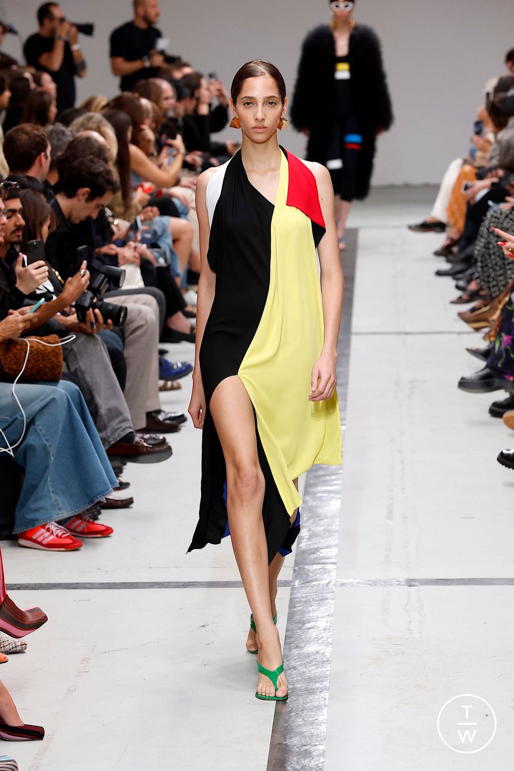 Fashion Week Milan Spring/Summer 2025 look 38 from the Missoni collection womenswear