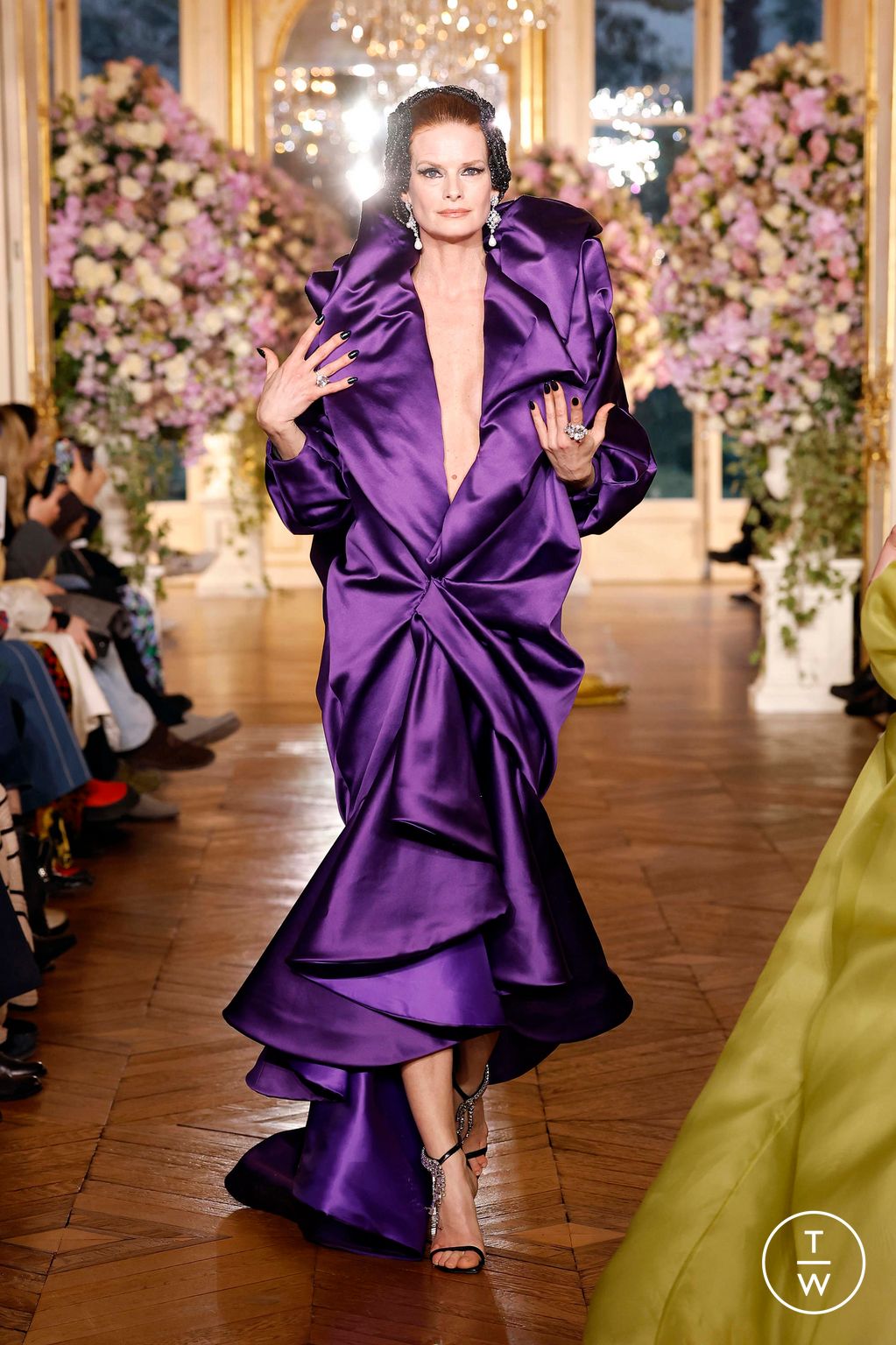 Fashion Week Paris Spring/Summer 2025 look 10 from the Miss Sohee collection 高级定制