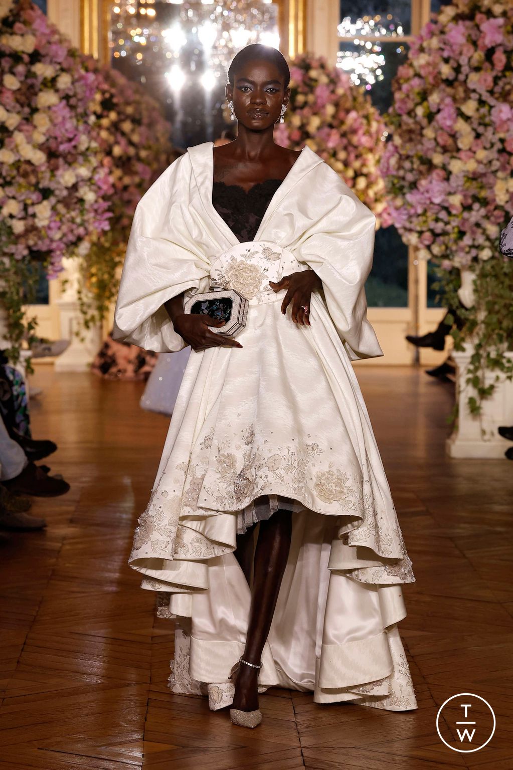 Fashion Week Paris Spring/Summer 2025 look 15 from the Miss Sohee collection 高级定制