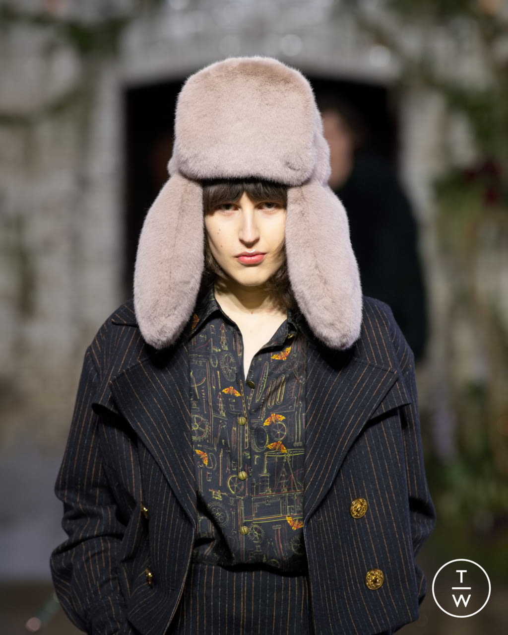 Fashion Week London Fall/Winter 2022 look 8 from the MITHRIDATE collection womenswear accessories