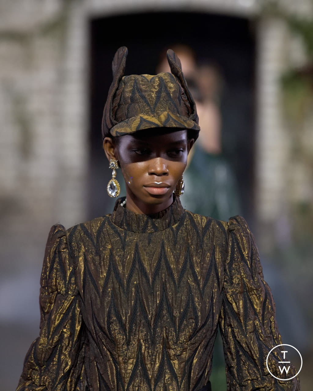 Fashion Week London Fall/Winter 2022 look 13 from the MITHRIDATE collection womenswear accessories