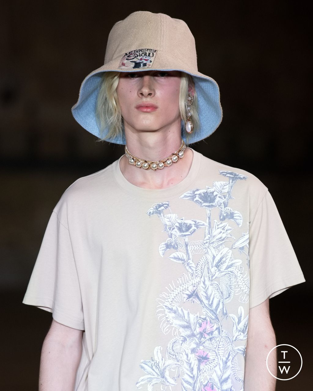 Fashion Week London Spring/Summer 2023 look 38 from the MITHRIDATE collection 女装配饰