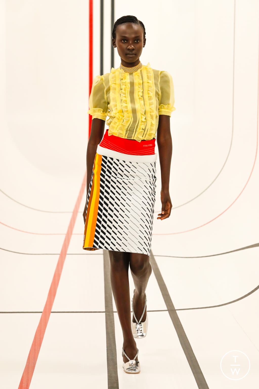 Fashion Week Paris Spring/Summer 2021 look 11 from the Miu Miu collection 女装