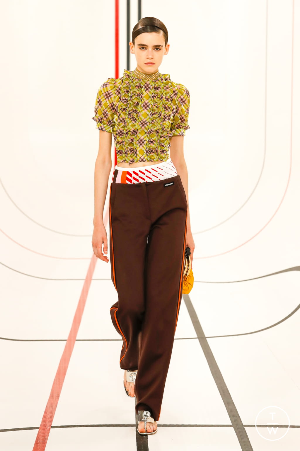 Fashion Week Paris Spring/Summer 2021 look 14 from the Miu Miu collection 女装
