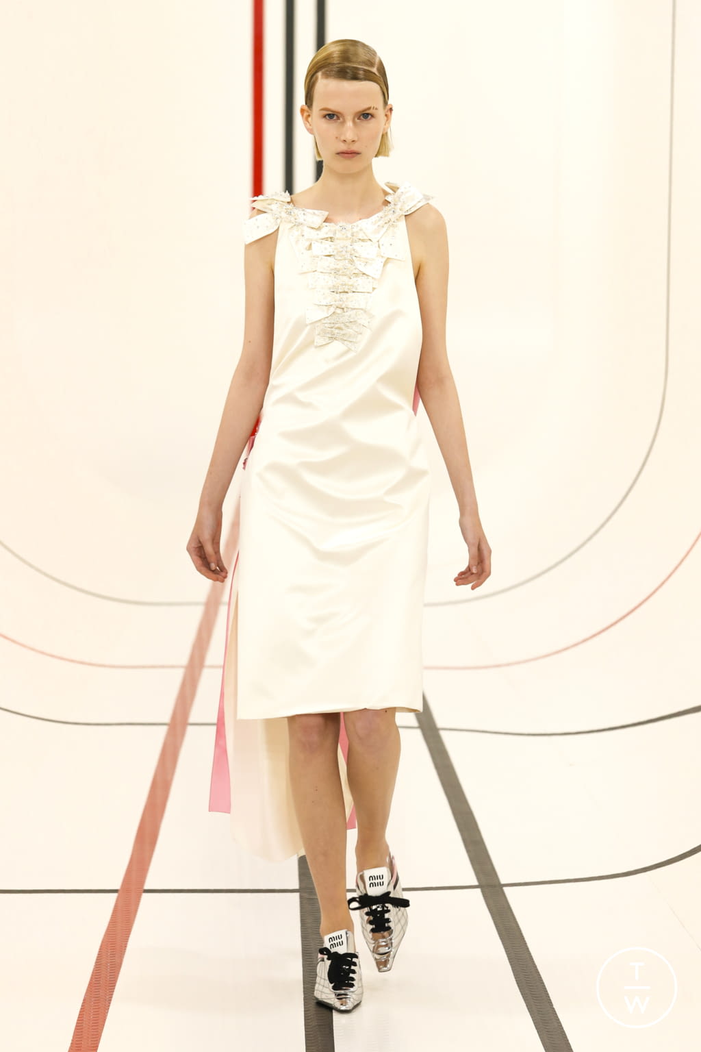 Fashion Week Paris Spring/Summer 2021 look 38 from the Miu Miu collection womenswear