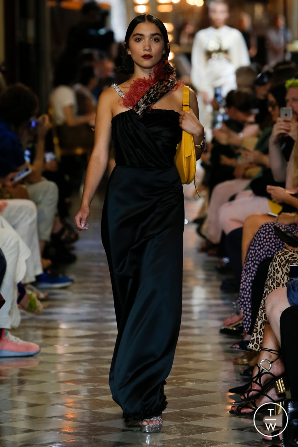 Fashion Week Paris Resort 2019 look 1 de la collection Miu Miu womenswear