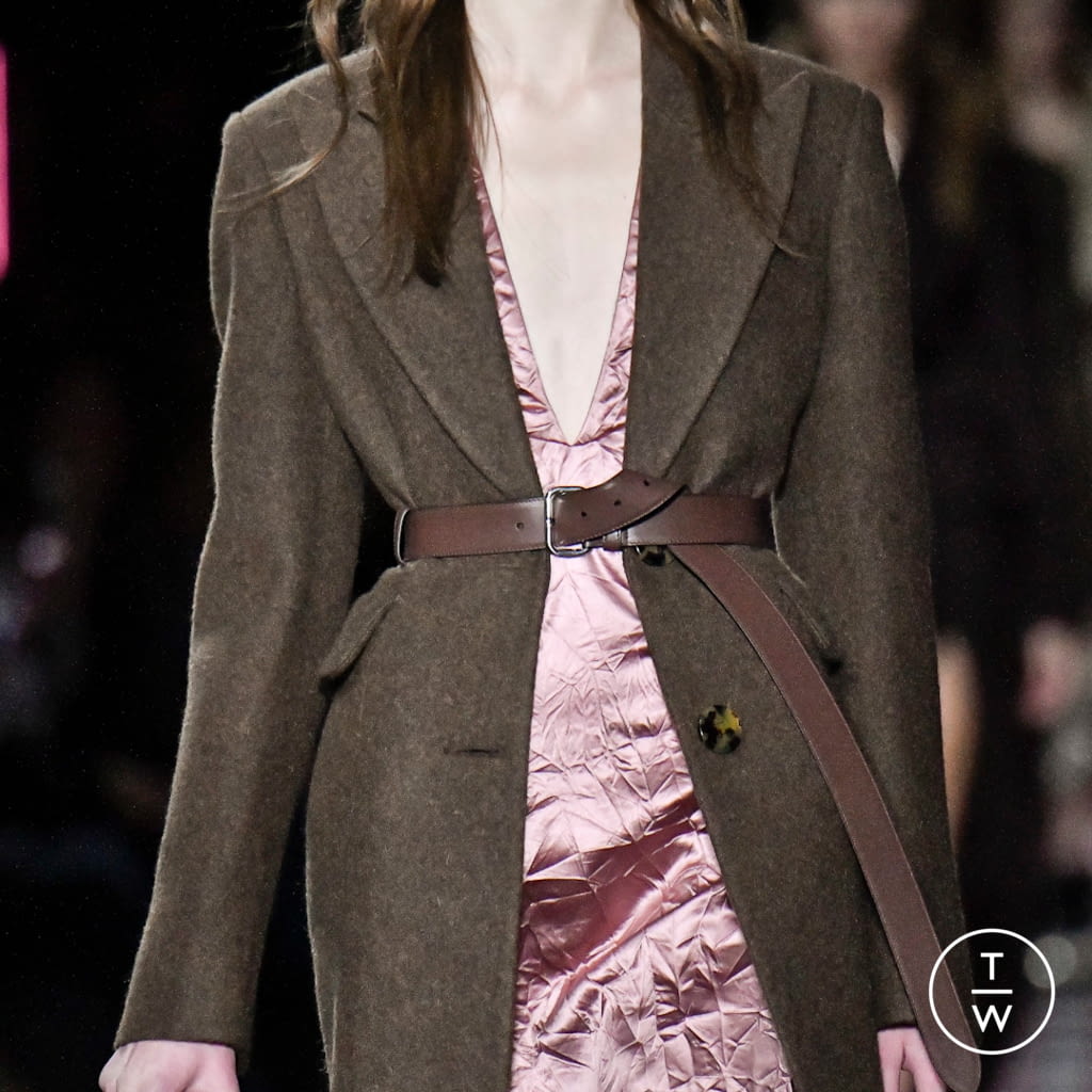 Fashion Week Paris Fall/Winter 2020 look 3 de la collection Miu Miu womenswear accessories