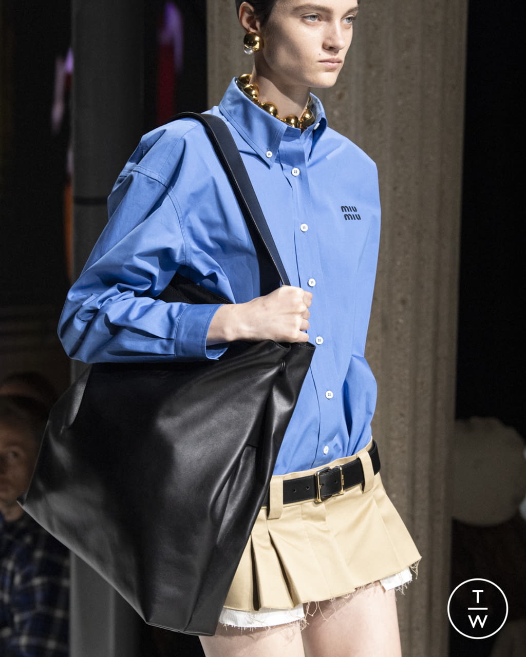 Fashion Week Paris Spring/Summer 2022 look 4 from the Miu Miu collection womenswear accessories
