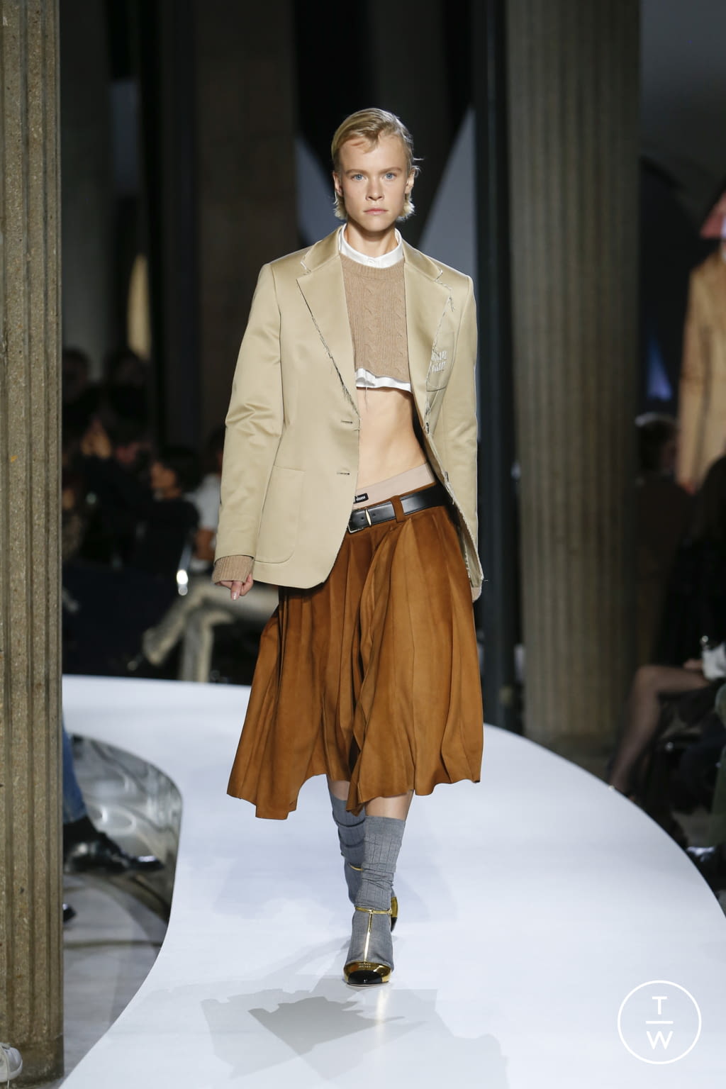 Fashion Week Paris Spring/Summer 2022 look 13 from the Miu Miu collection 女装