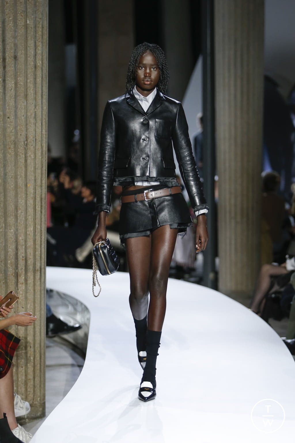 Fashion Week Paris Spring/Summer 2022 look 18 from the Miu Miu collection 女装