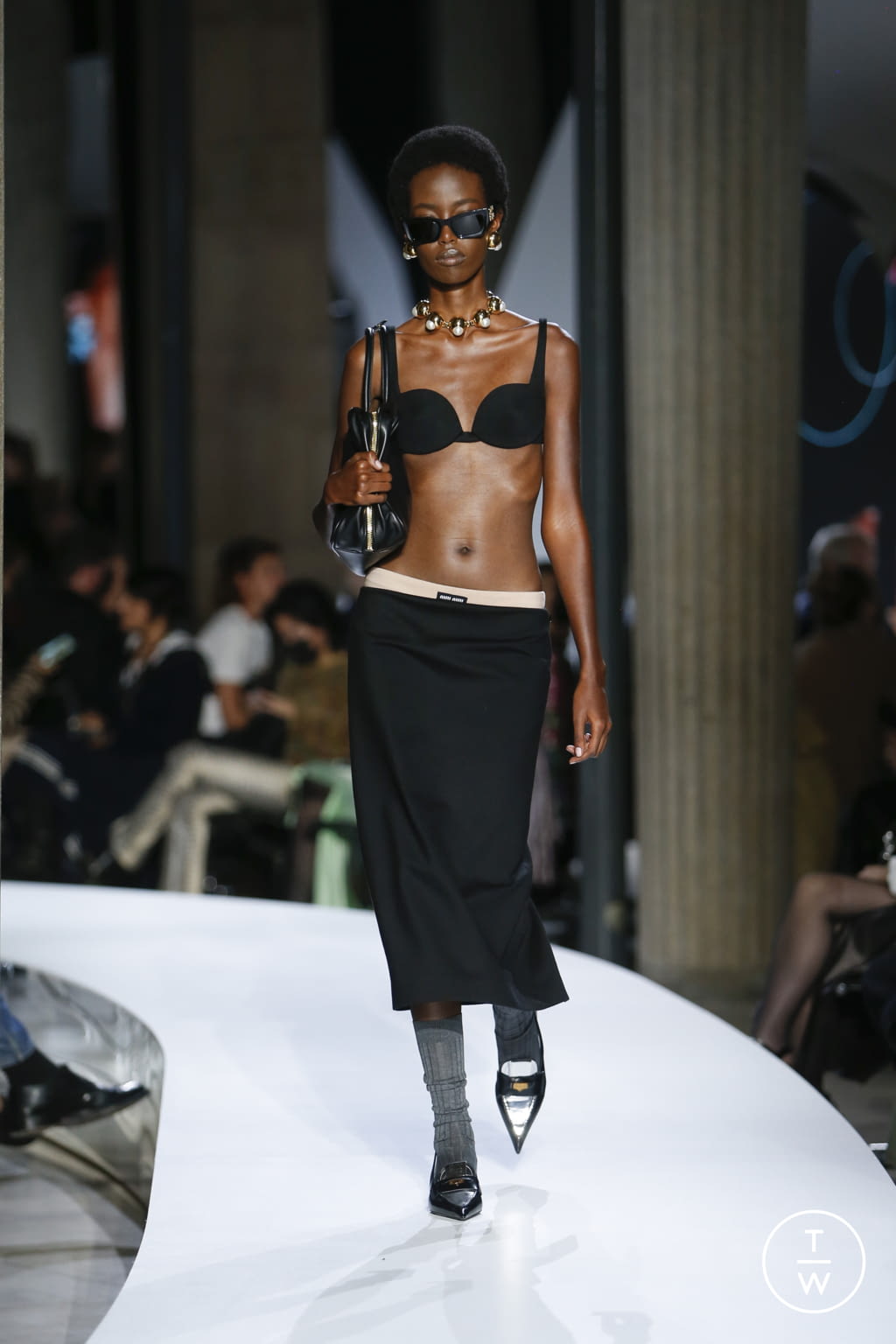 Fashion Week Paris Spring/Summer 2022 look 25 de la collection Miu Miu womenswear