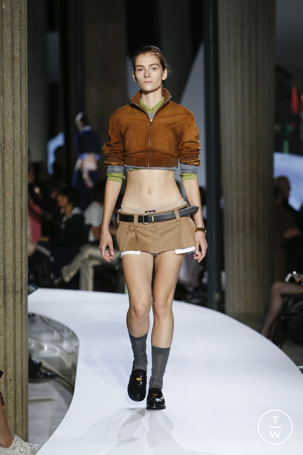 Fashion Week Paris Spring/Summer 2022 look 38 from the Miu Miu collection 女装
