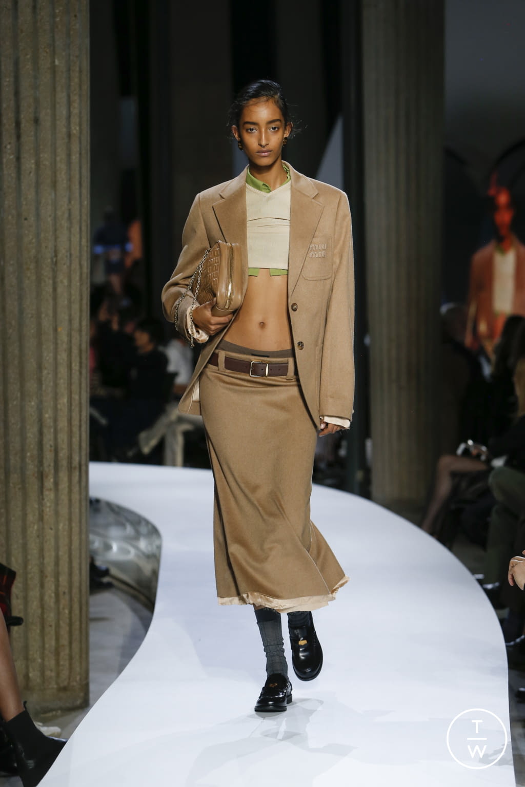 Fashion Week Paris Spring/Summer 2022 look 40 from the Miu Miu collection 女装