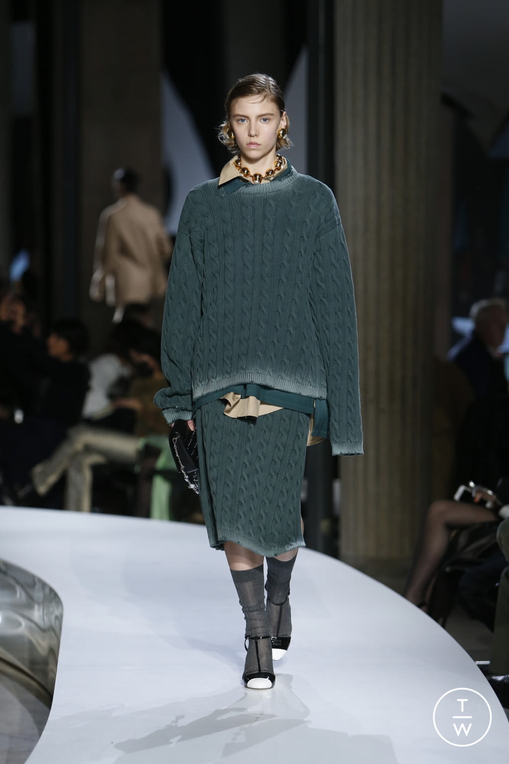 Fashion Week Paris Spring/Summer 2022 look 44 from the Miu Miu collection 女装